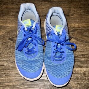 Women’s Blue Nike running shoes Sz 9